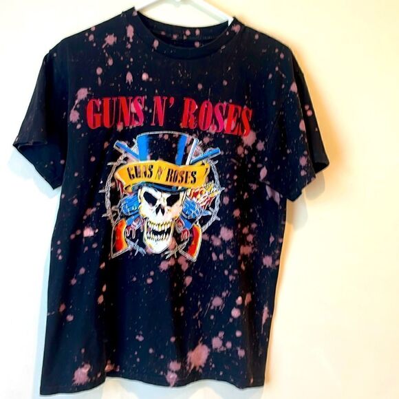Guns and Roses Black Short Sleeve Tee shirt Size Medium - Picture 1 of 3